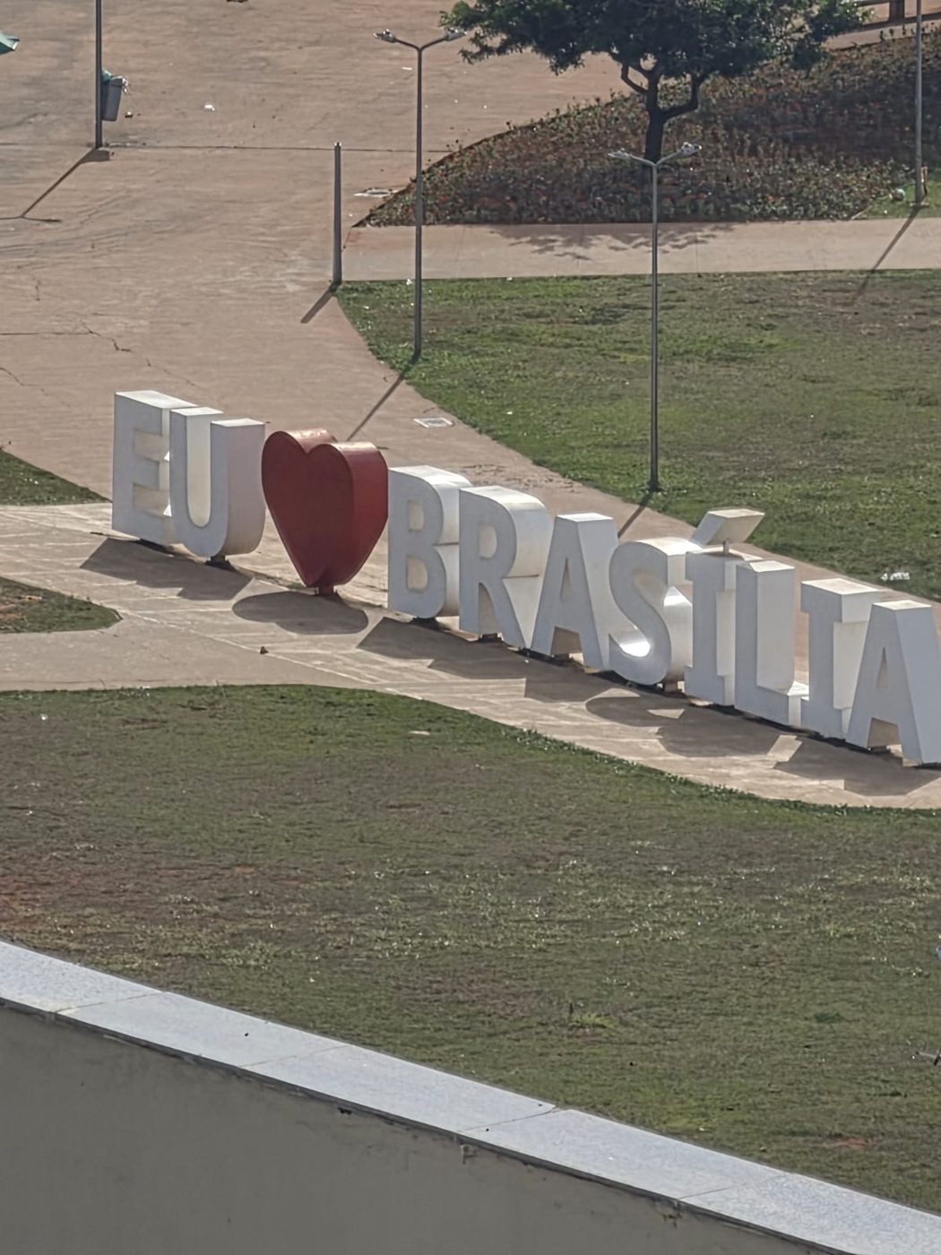 Letreiro EU AMO BRASILIA