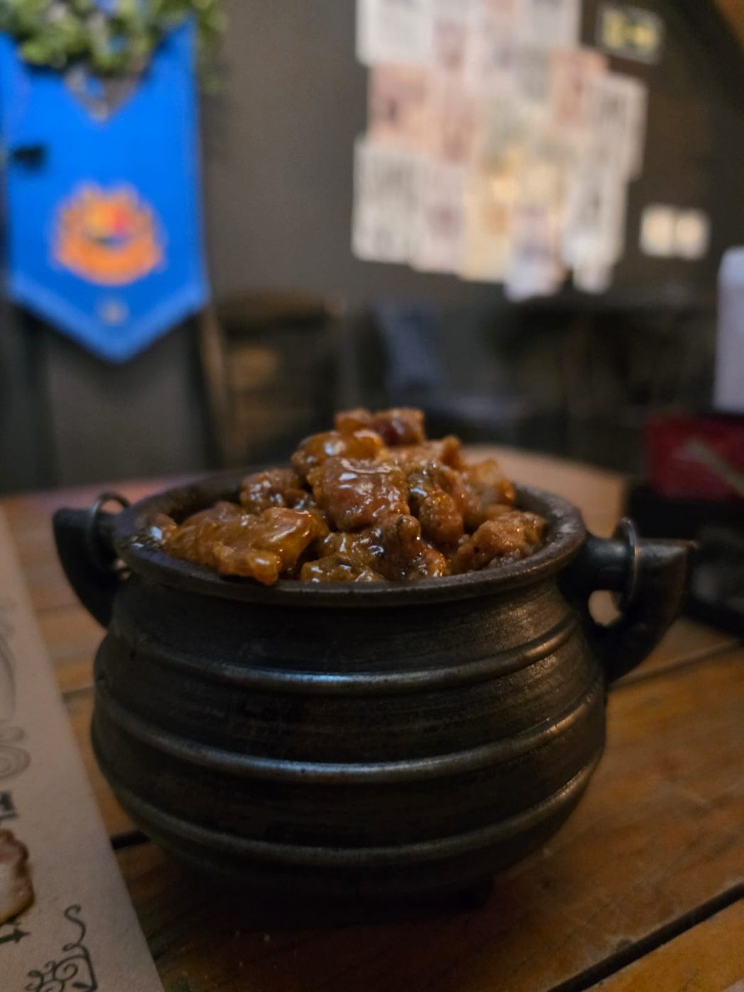 Caldeirão com comida